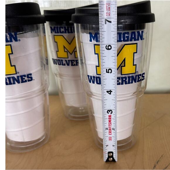 Lot of 4 University of Michigan Wolverines Tumblers Drinkware with Lids - Picture 4 of 6